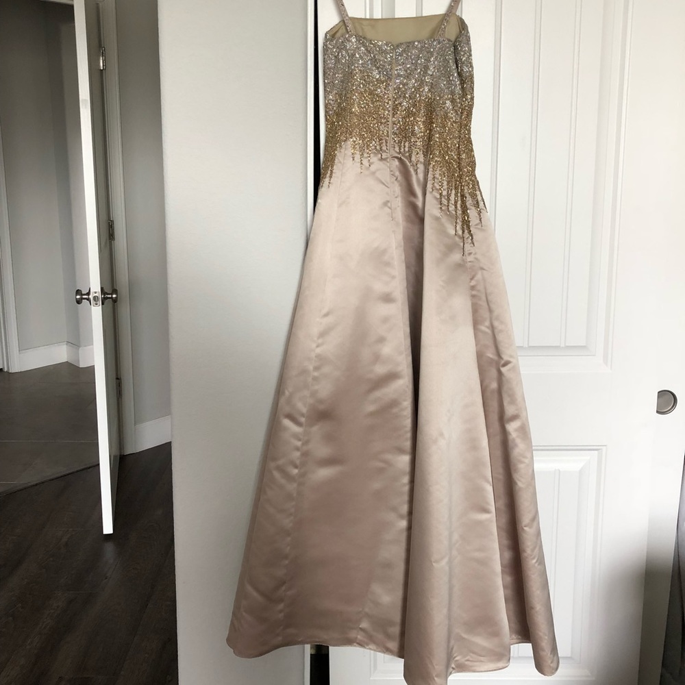 Dress - Picture 2 of 6